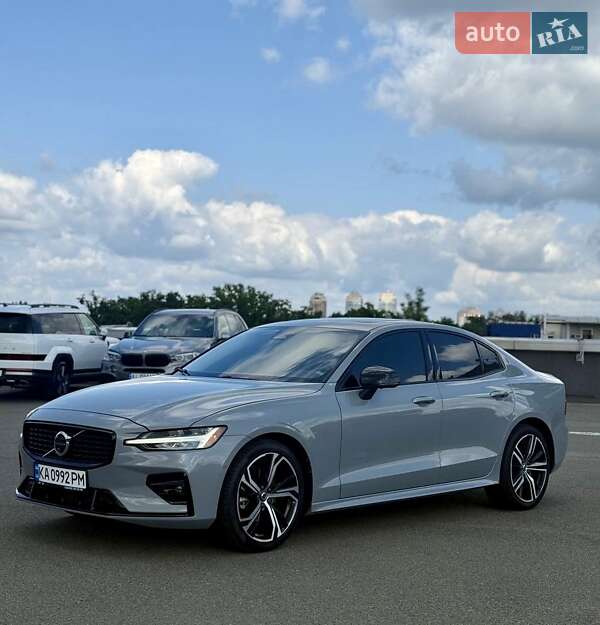 Седан Volvo S60 2023 в Киеве