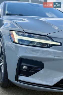 Седан Volvo S60 2023 в 