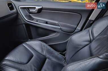 Седан Volvo S60 2013 в 