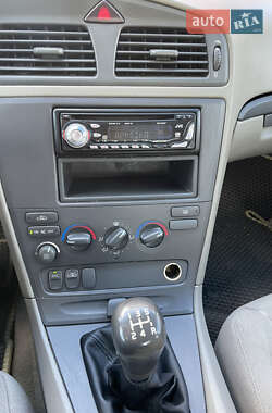 Седан Volvo S60 2001 в 