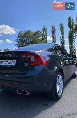 Седан Volvo S60 2013 в 