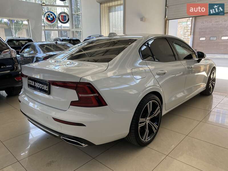 Седан Volvo S60 2019 в Одессе