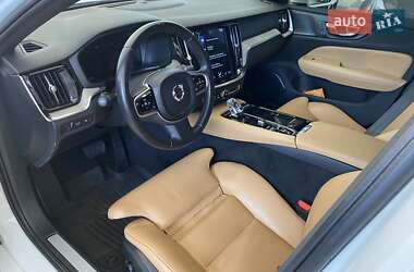 Седан Volvo S60 2019 в 