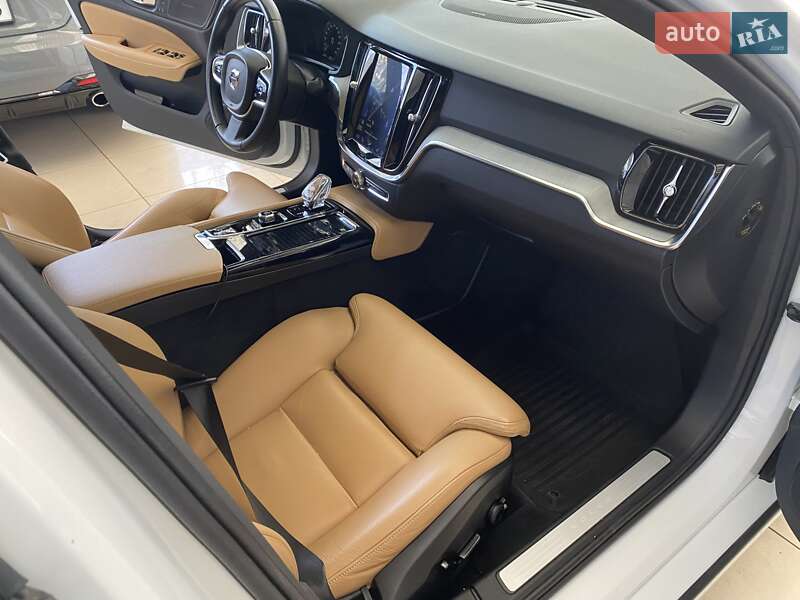 Седан Volvo S60 2019 в Одессе