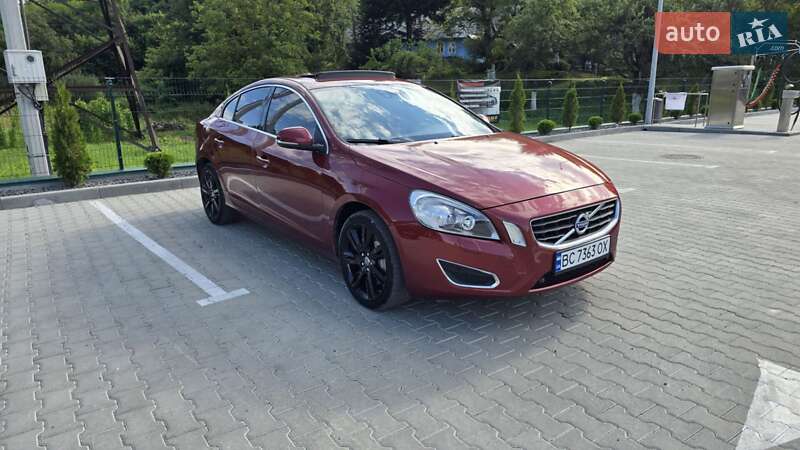 Седан Volvo S60 2010 в Самборе