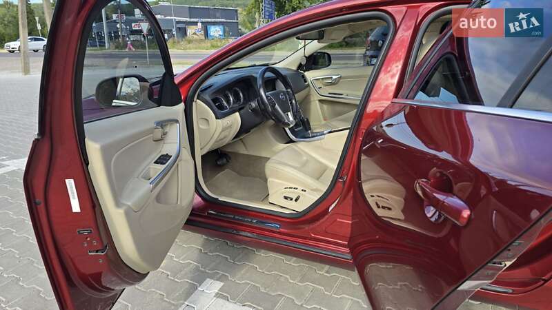 Седан Volvo S60 2010 в Самборе