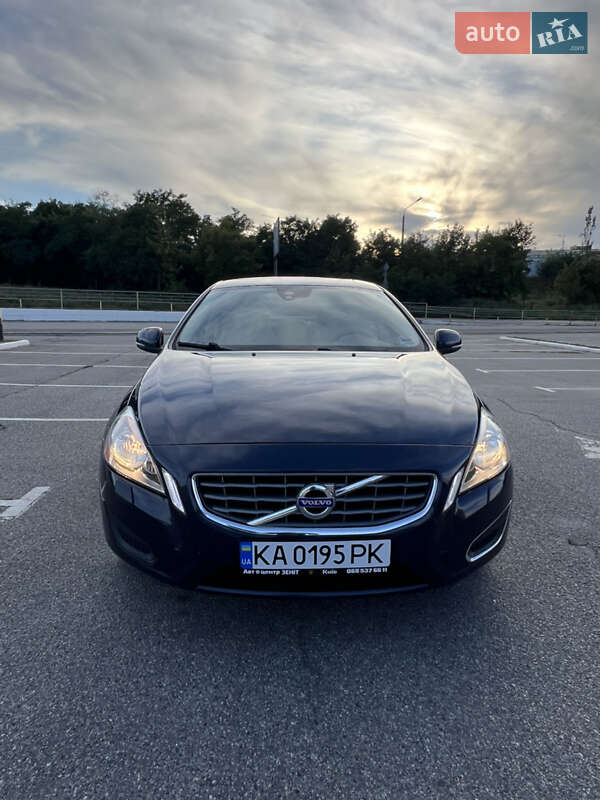 Седан Volvo S60 2012 в Киеве фото 12 Седан Volvo S60 2012 в Киеве