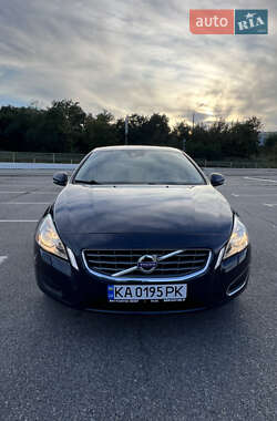 Седан Volvo S60 2012 в 