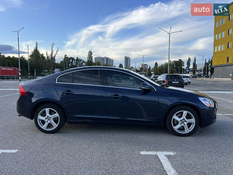 Седан Volvo S60 2012 в Киеве фото 10 Седан Volvo S60 2012 в Киеве