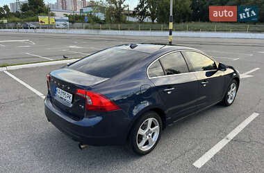 Седан Volvo S60 2012 в 