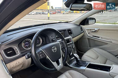 Седан Volvo S60 2012 в 