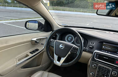Седан Volvo S60 2012 в 