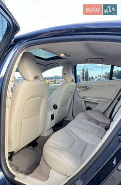 Седан Volvo S60 2012 в 