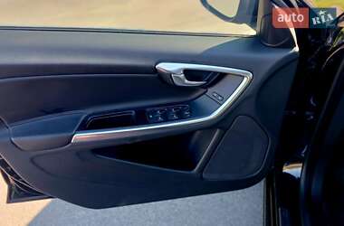 Седан Volvo S60 2012 в 