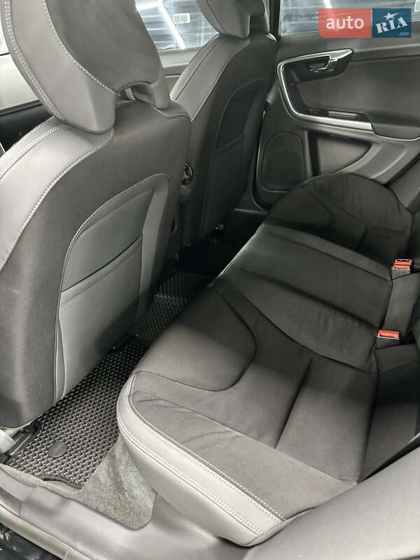 Седан Volvo S60 2013 в Києві