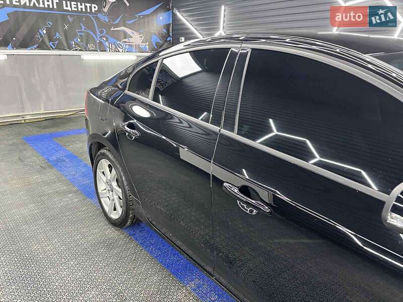 Седан Volvo S60 2013 в Києві