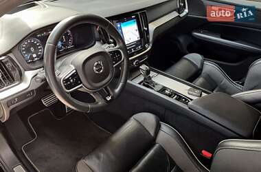 Седан Volvo S60 2019 в 
