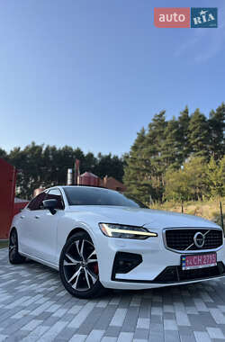 Седан Volvo S60 2019 в 