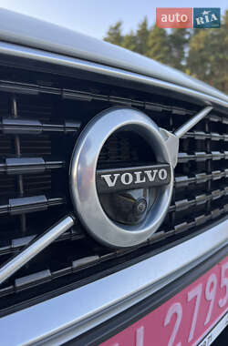 Седан Volvo S60 2019 в 