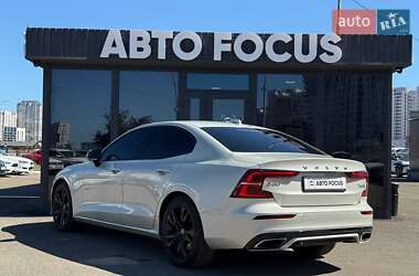 Седан Volvo S60 2019 в 