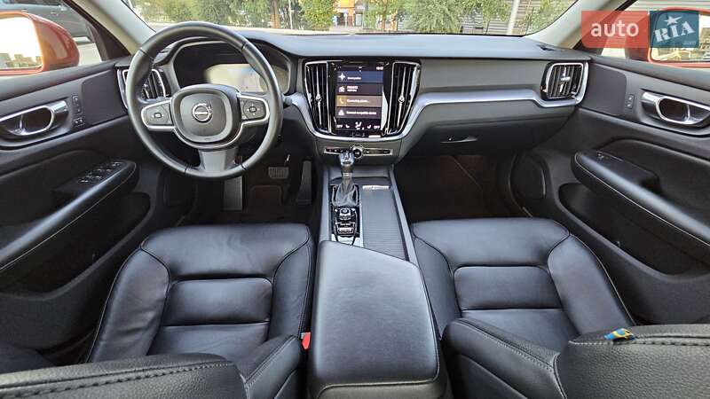Седан Volvo S60 2019 в Киеве