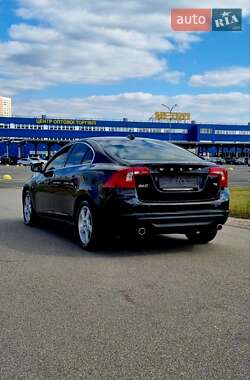 Седан Volvo S60 2012 в Києві