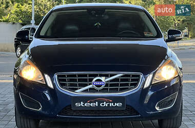 Седан Volvo S60 2012 в 