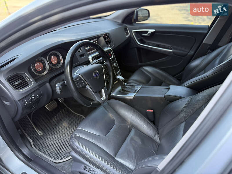 Седан Volvo S60 2013 в Києві