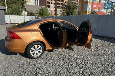 Седан Volvo S60 2012 в 