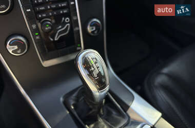 Седан Volvo S60 2012 в 