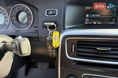 Седан Volvo S60 2012 в 