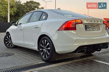 Седан Volvo S60 2017 в 