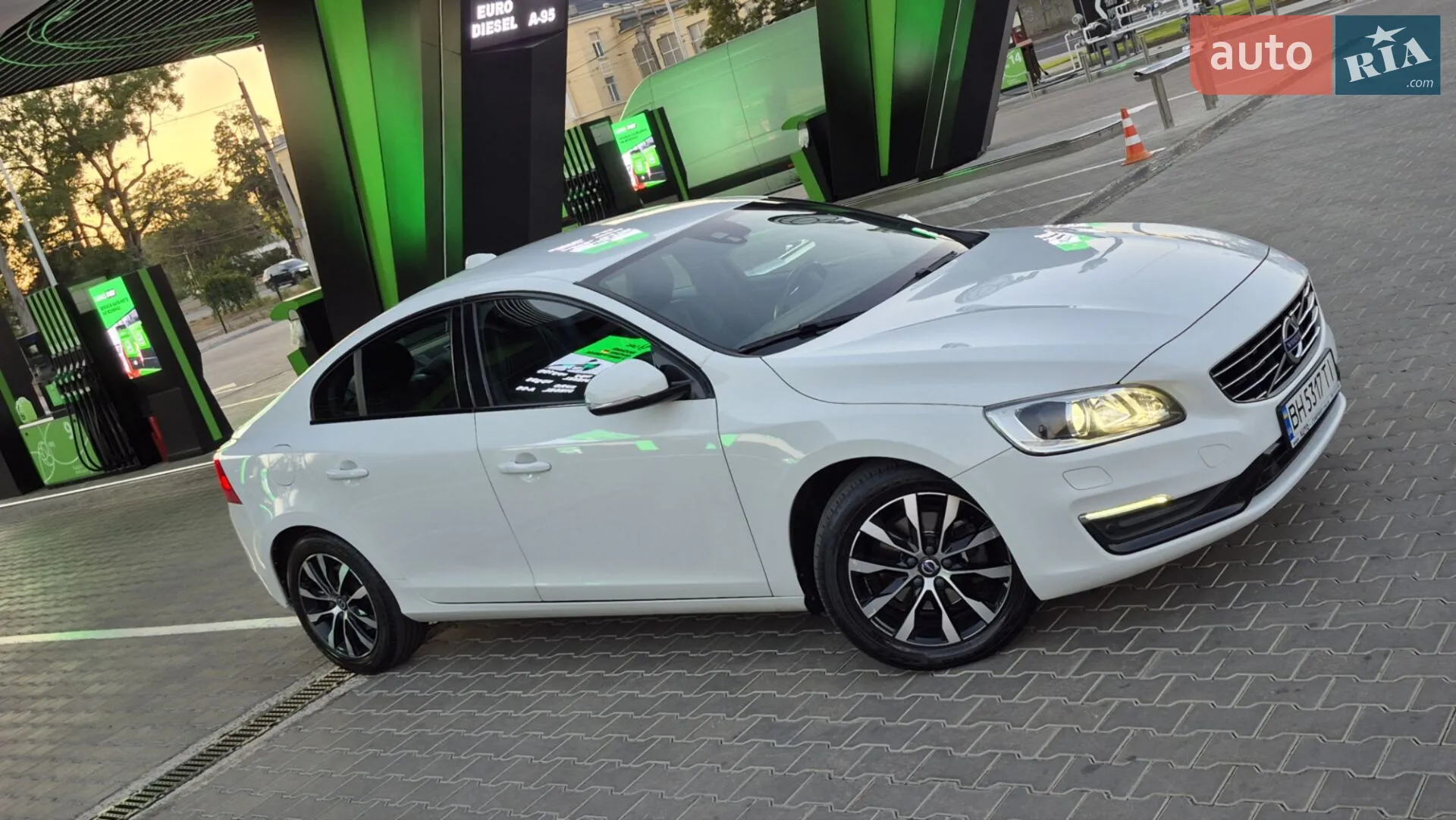2017 Volvo S60 - мініатюра 15