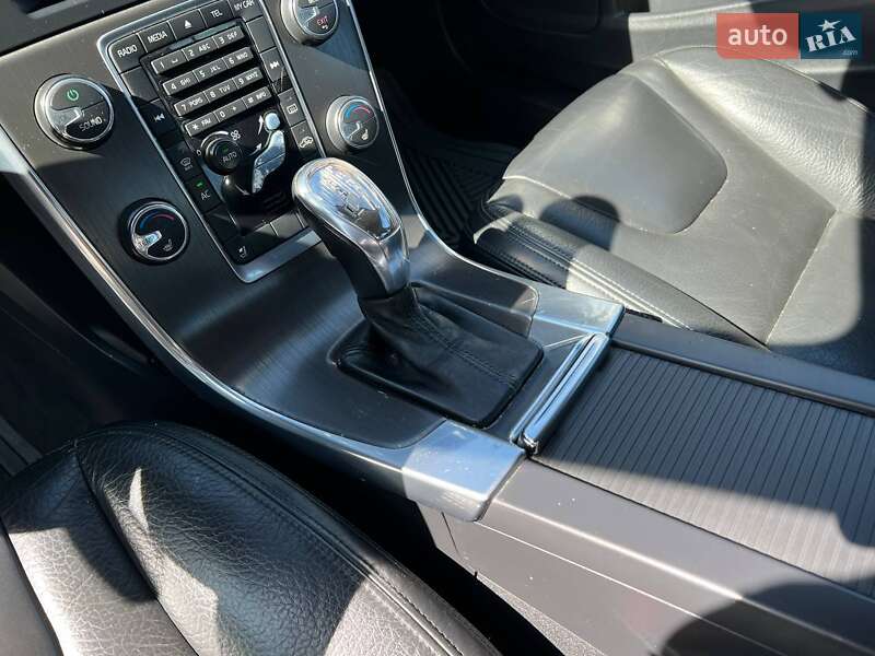 Седан Volvo S60 2013 в Києві
