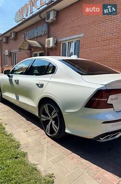 Седан Volvo S60 2020 в 
