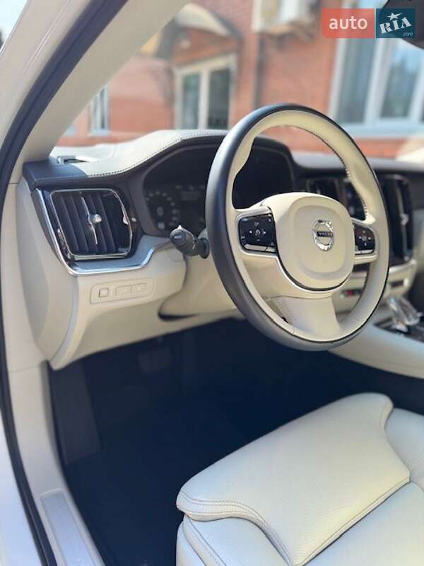 Седан Volvo S60 2020 в Києві фото 21 Седан Volvo S60 2020 в Києві