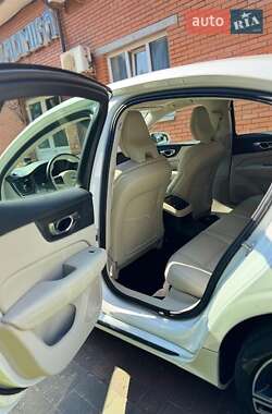 Седан Volvo S60 2020 в 