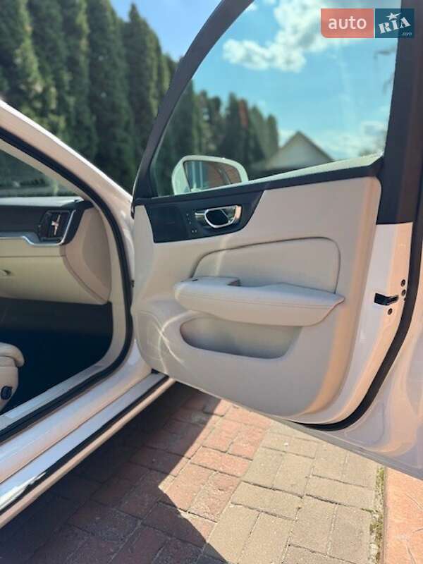 Седан Volvo S60 2020 в Києві фото 30 Седан Volvo S60 2020 в Києві
