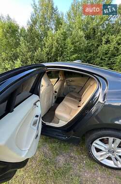Седан Volvo S60 2012 в 