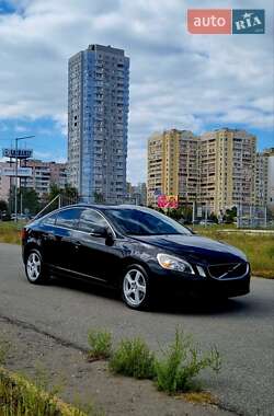 Седан Volvo S60 2012 в 