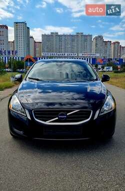Седан Volvo S60 2012 в 