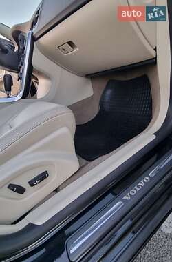 Седан Volvo S60 2012 в 
