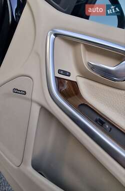 Седан Volvo S60 2012 в 