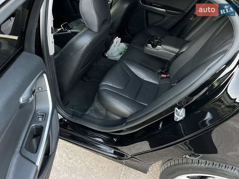 Седан Volvo S60 2016 в Києві