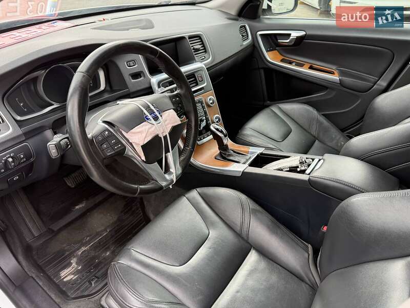 Седан Volvo S60 2015 в Луцьку