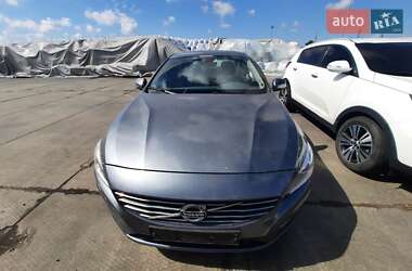 Седан Volvo S60 2015 в 