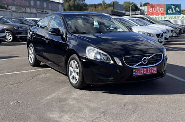 Седан Volvo S60 2012 в 