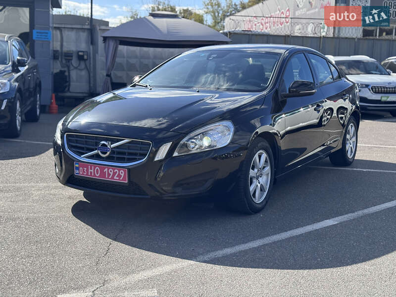 Седан Volvo S60 2012 в Киеве