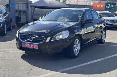 Седан Volvo S60 2012 в 