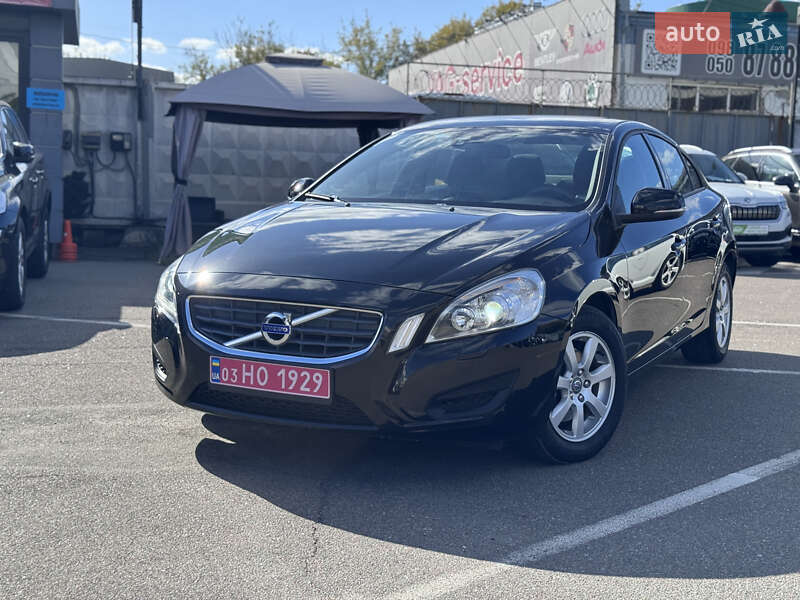 Седан Volvo S60 2012 в Киеве